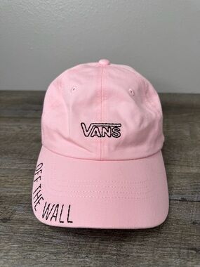 Vans off the wall pink hat